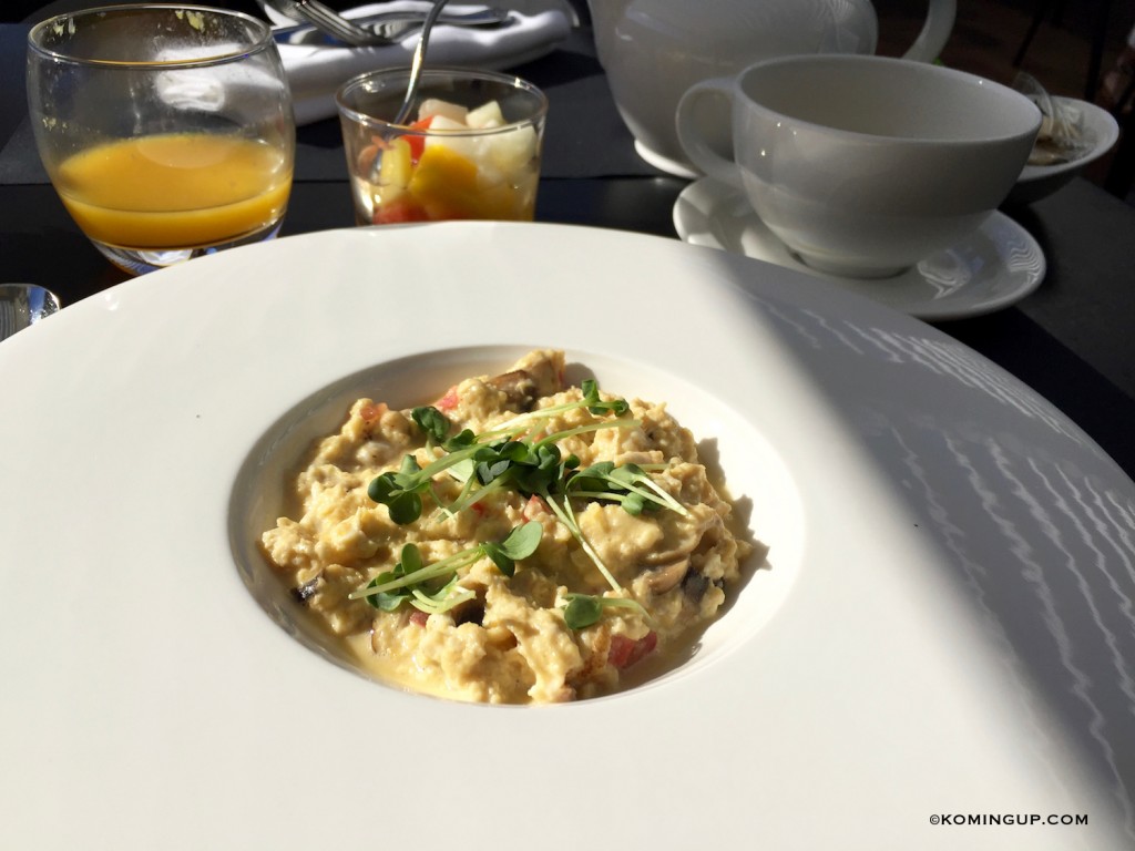 Five-Seas-Hotel-Cannes-hotel-5-etoiles-centre-de-cannes-petit-dejeuner-ouefs-brouilles