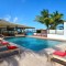 hotel-taiwana-saint-barthelemy-caraibes-pool-by-day-by-komingup-blog-dernieres-tendances-du-voyage