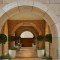 the-westin-hotel-resort-costa-navarino-grece-anazoespa-entrance-by-koming-up